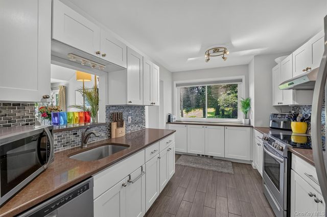 88 Heritage Hills B, Somers, NY 10589