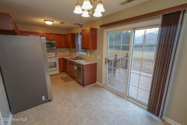 104 Indigo Drive, Maysville, NC 28555