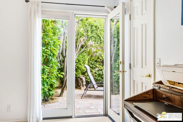 1103 E Alejo Road, Palm Springs, CA 92262