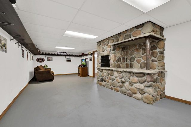 N1444 Fremont ROAD, Whitewater, WI 53190