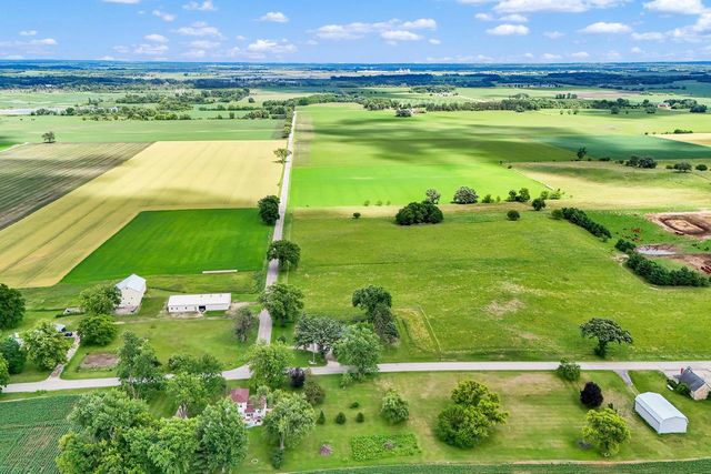 N1444 Fremont ROAD, Whitewater, WI 53190