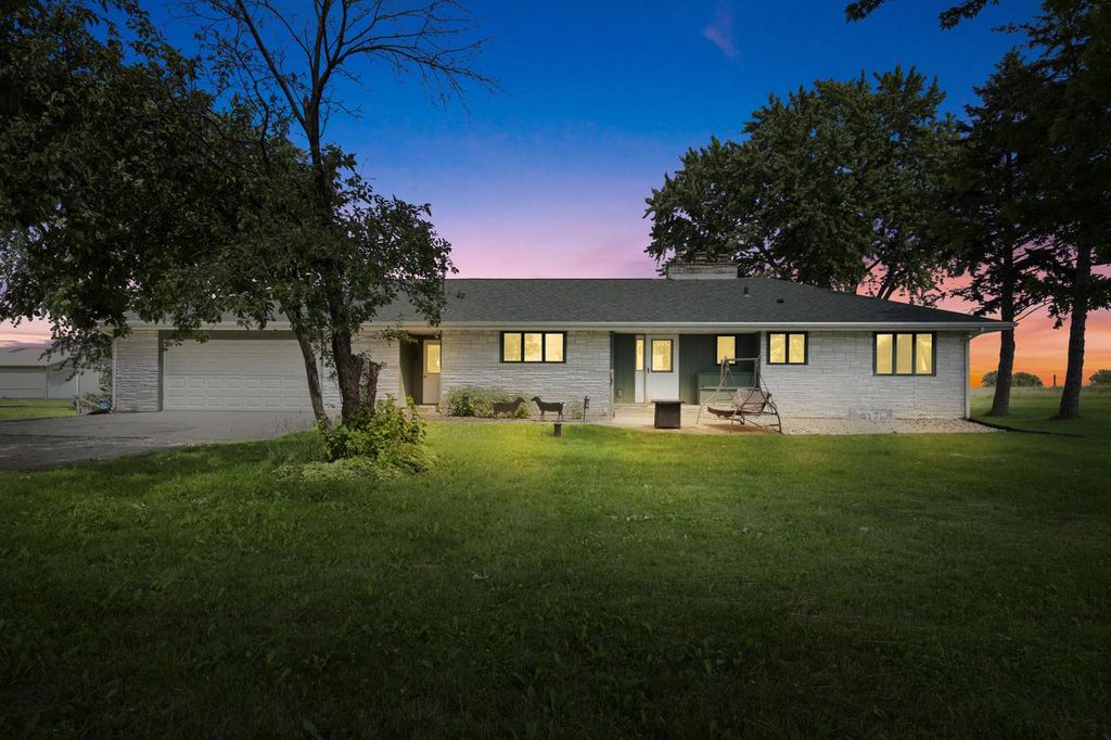 N1444 Fremont ROAD, Whitewater, WI 53190