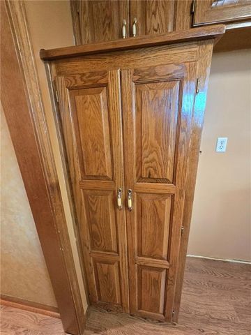 2805 NW Westbrooke Circle, Blue Springs, MO 64015