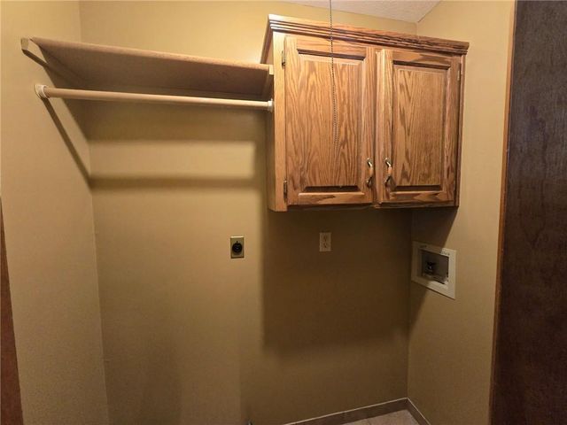 2805 NW Westbrooke Circle, Blue Springs, MO 64015