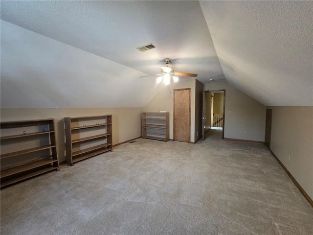 2805 NW Westbrooke Circle, Blue Springs, MO 64015