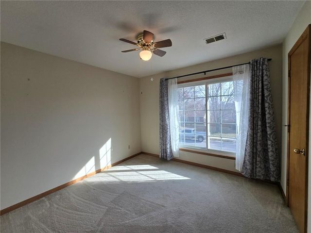 2805 NW Westbrooke Circle, Blue Springs, MO 64015