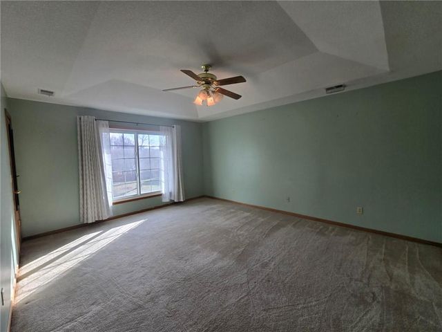 2805 NW Westbrooke Circle, Blue Springs, MO 64015