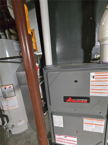 2805 NW Westbrooke Circle, Blue Springs, MO 64015