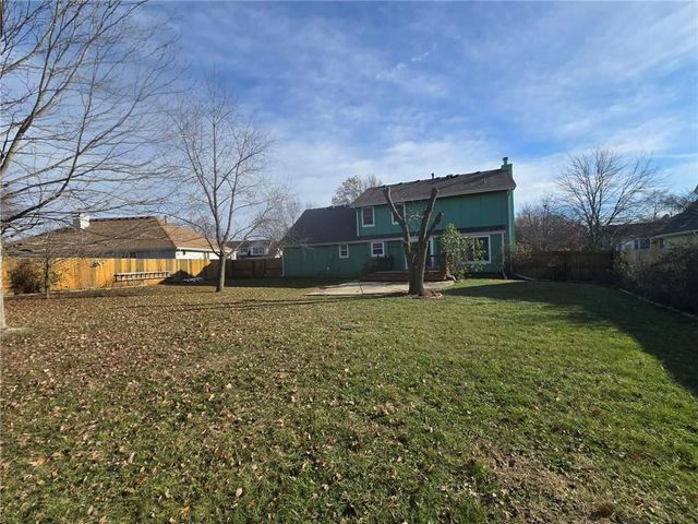 2805 NW Westbrooke Circle, Blue Springs, MO 64015