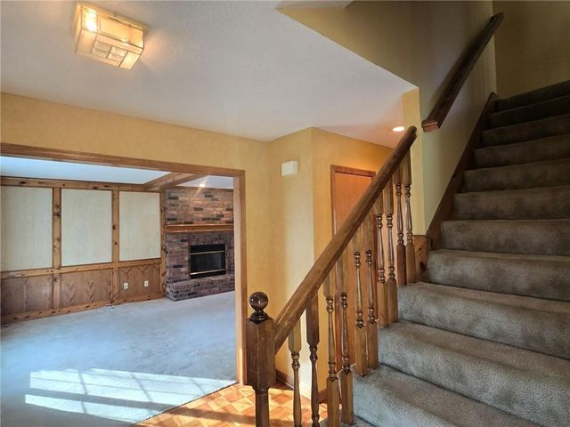 2805 NW Westbrooke Circle, Blue Springs, MO 64015