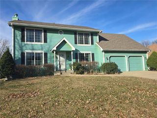 2805 NW Westbrooke Circle, Blue Springs, MO 64015