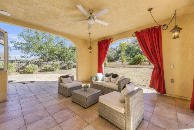 556 Parkside Dr, Chula Vista, CA 91910