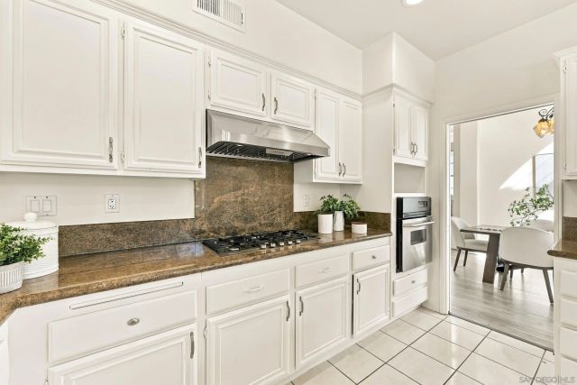 556 Parkside Dr, Chula Vista, CA 91910