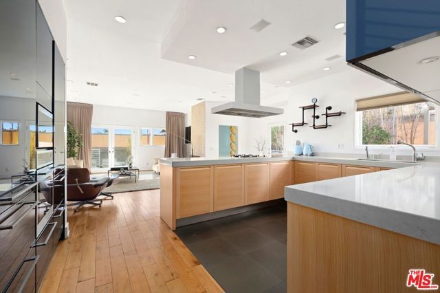1145 N Horn Avenue E, West Hollywood, CA 90069