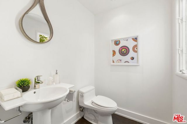 1145 N Horn Avenue E, West Hollywood, CA 90069