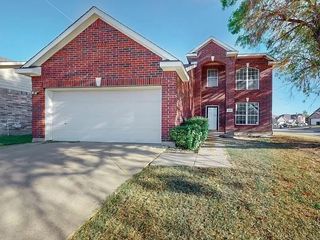 801 Gillon Drive, Arlington, TX 76001