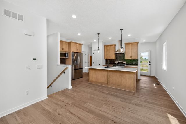 1044 NW Macarthur Lane, Waukee, IA 50263