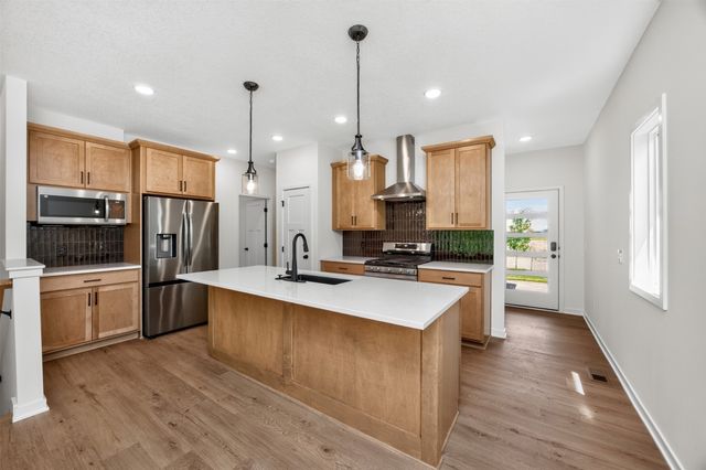 1044 NW Macarthur Lane, Waukee, IA 50263