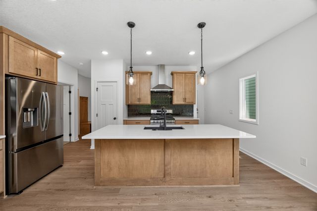 1044 NW Macarthur Lane, Waukee, IA 50263