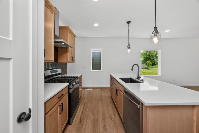 1044 NW Macarthur Lane, Waukee, IA 50263