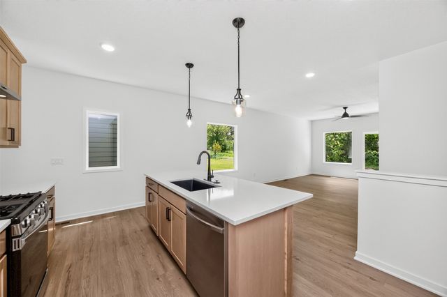 1044 NW Macarthur Lane, Waukee, IA 50263