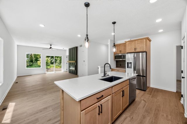 1044 NW Macarthur Lane, Waukee, IA 50263