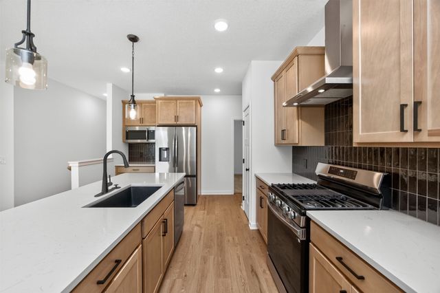 1044 NW Macarthur Lane, Waukee, IA 50263