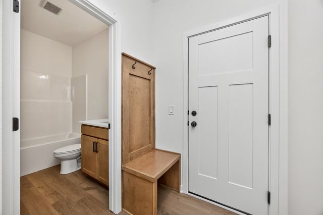 1044 NW Macarthur Lane, Waukee, IA 50263