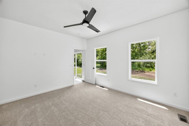 1044 NW Macarthur Lane, Waukee, IA 50263