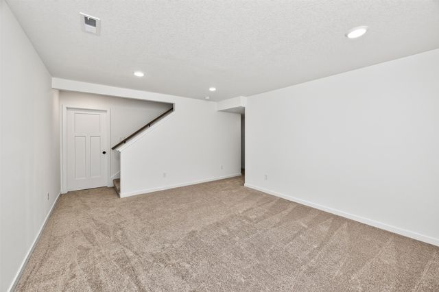 1044 NW Macarthur Lane, Waukee, IA 50263