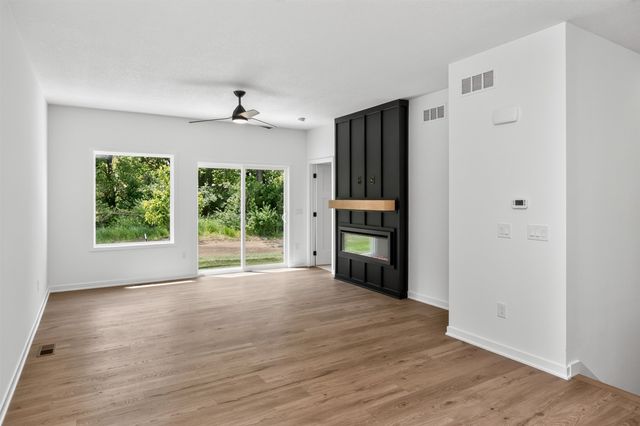 1044 NW Macarthur Lane, Waukee, IA 50263