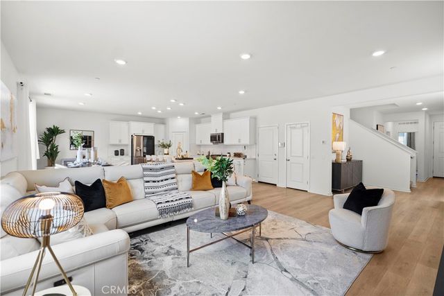 2239 Melogold Way, Corona, CA 92883