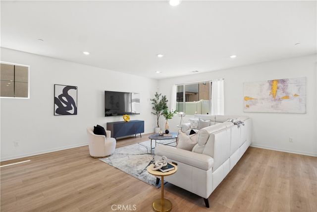 2239 Melogold Way, Corona, CA 92883