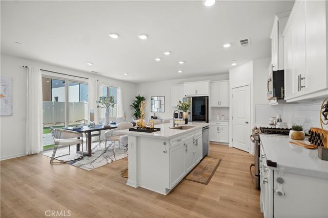 2239 Melogold Way, Corona, CA 92883