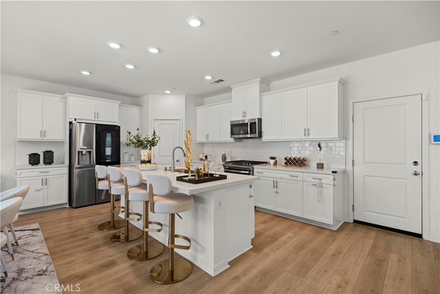 2239 Melogold Way, Corona, CA 92883