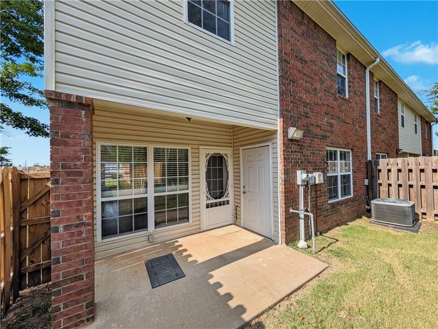 904 Dixson Street, Rogers, AR 72758