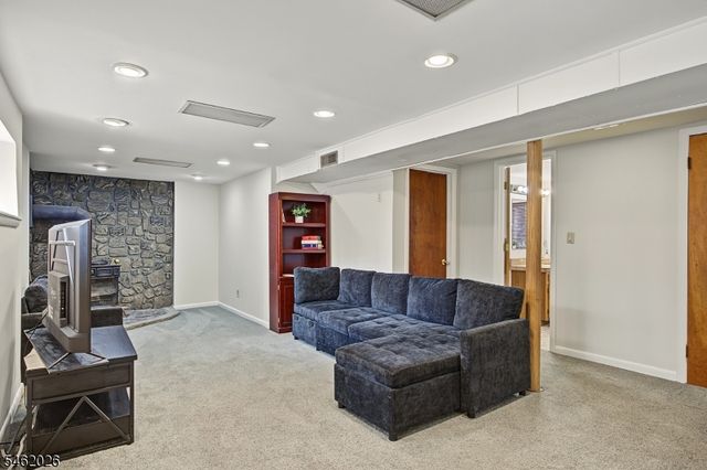 73 Centerton Dr, Parsippany-troy Hills Twp., NJ 07054