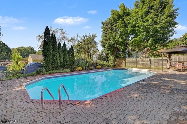 73 Centerton Dr, Parsippany-troy Hills Twp., NJ 07054