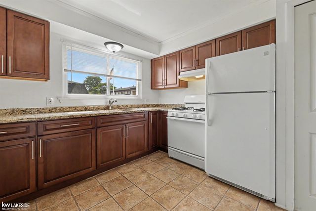 28306 Universal Drive, Warren, MI 48092
