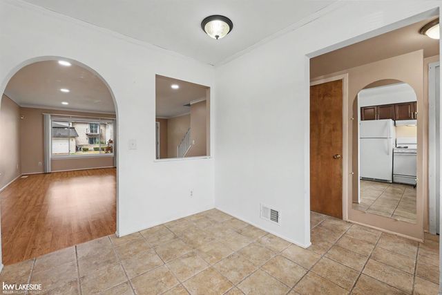 28306 Universal Drive, Warren, MI 48092