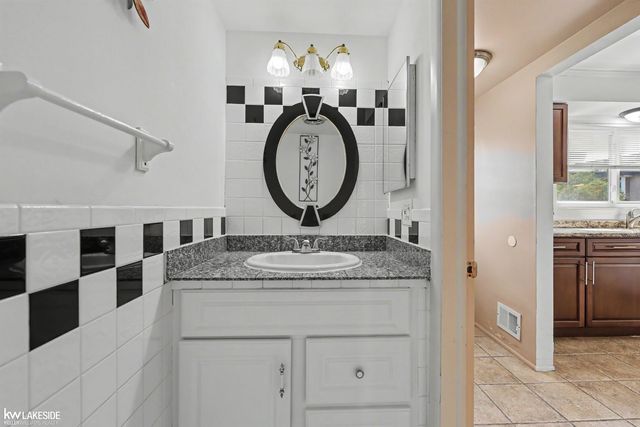 28306 Universal Drive, Warren, MI 48092