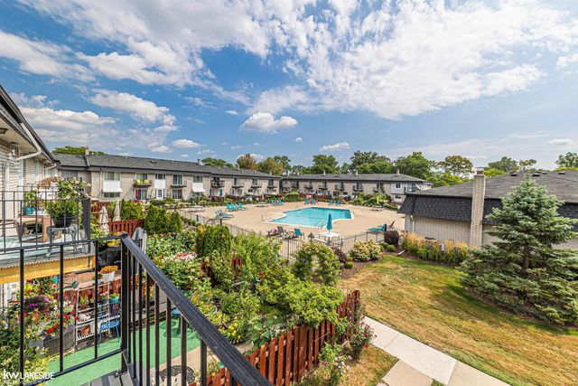 28306 Universal Drive, Warren, MI 48092