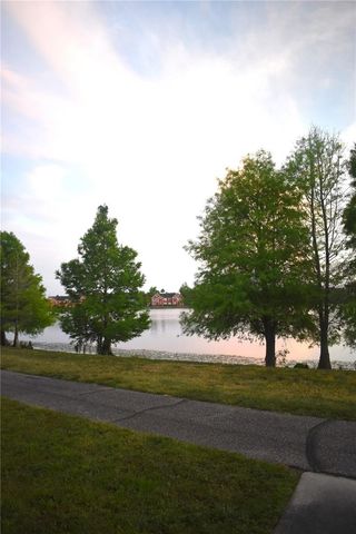 9078 LAKE CHASE ISLAND WAY, Tampa, FL 33626