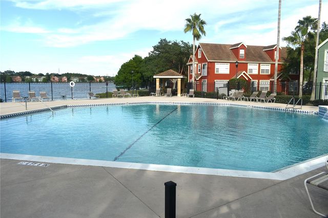 9078 LAKE CHASE ISLAND WAY, Tampa, FL 33626
