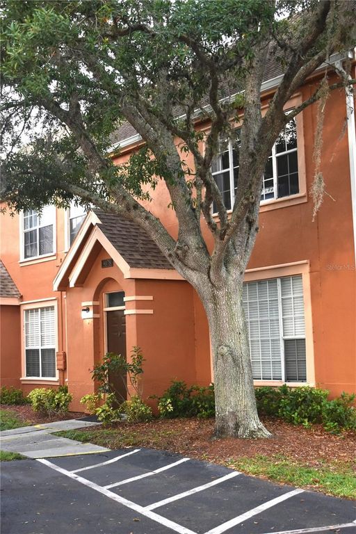 9078 LAKE CHASE ISLAND WAY, Tampa, FL 33626