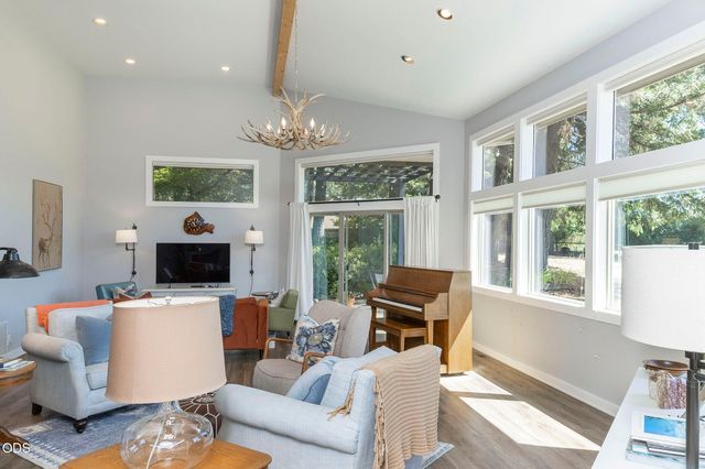 622 Wildflower Drive, Merlin, OR 97532