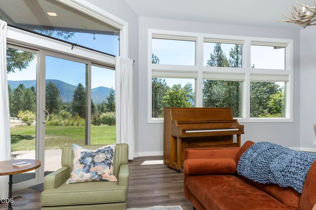 622 Wildflower Drive, Merlin, OR 97532
