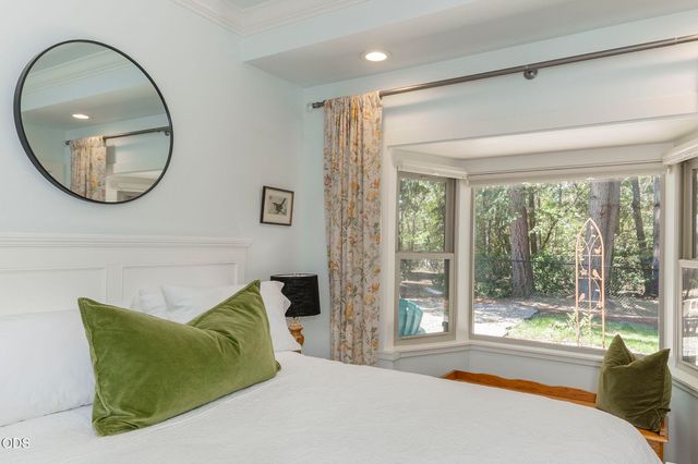 622 Wildflower Drive, Merlin, OR 97532