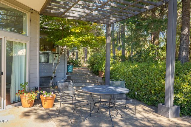 622 Wildflower Drive, Merlin, OR 97532
