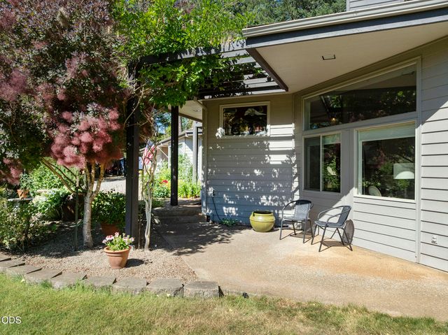 622 Wildflower Drive, Merlin, OR 97532